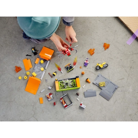 Lego City 60293 Park kaskaderski Klocki z napędem